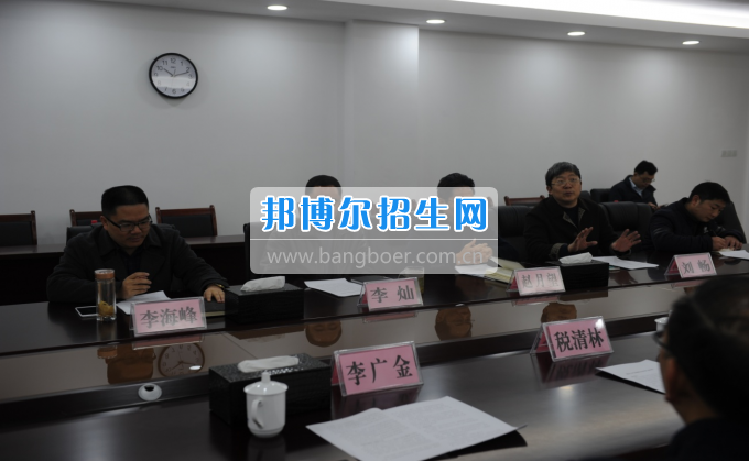 重慶公共運輸職業(yè)學院中建公司進校園 校企合作添新輝