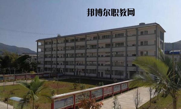 西雙版納經濟管理職業(yè)學校2020年招生辦聯系電話