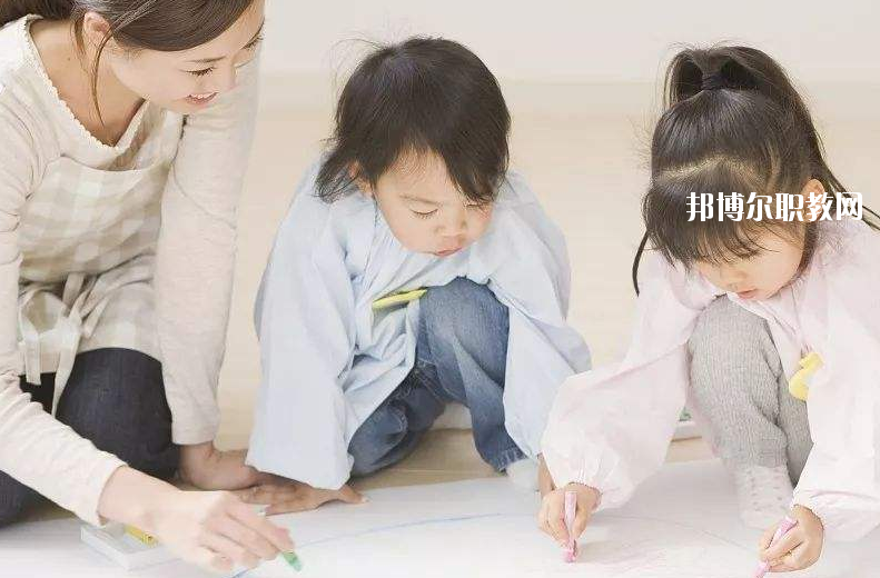 湖北2020年女生學幼師學校怎么樣