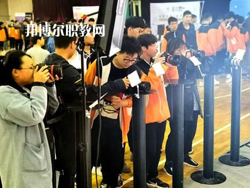 泰州市鳳凰藝術(shù)學(xué)校2021年報名條件、招生要求、招生對象