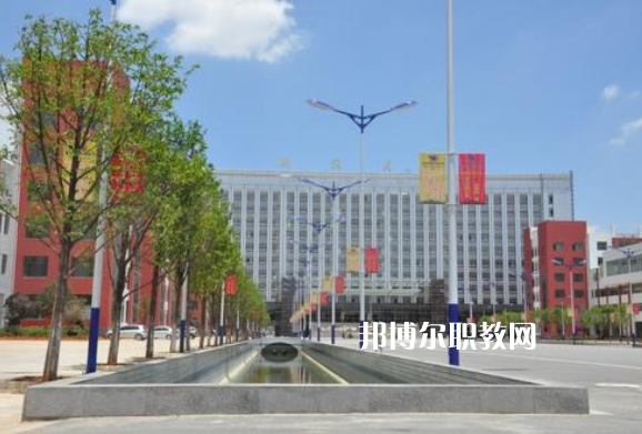 云南電子信息高級技工學(xué)校2021年報(bào)名條件、招生要求、招生對象