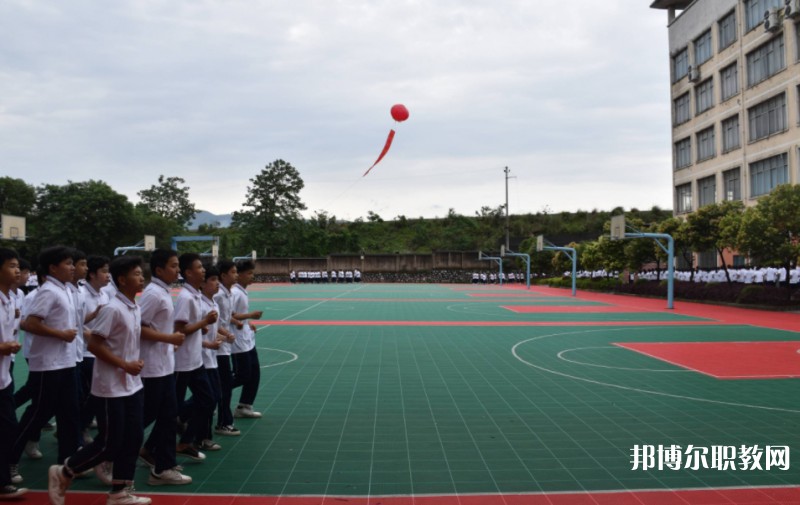 2024靈川縣職業(yè)中等專業(yè)學(xué)校招生計(jì)劃 招生人數(shù)是多少(附要求、條件、對(duì)象)