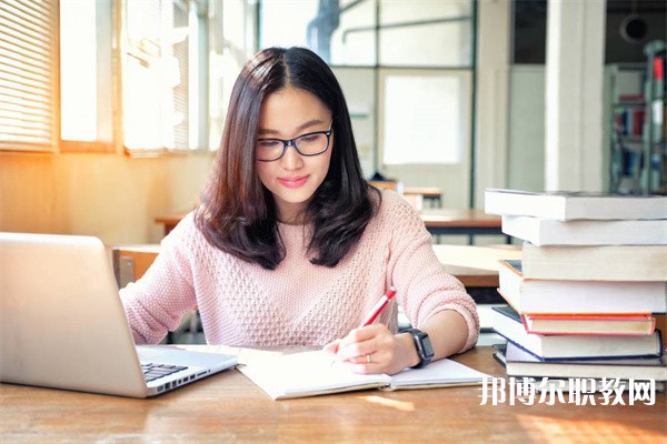 廣西哪里的中職學(xué)校能讀制冷和空調(diào)設(shè)備運(yùn)行與維修專業(yè)